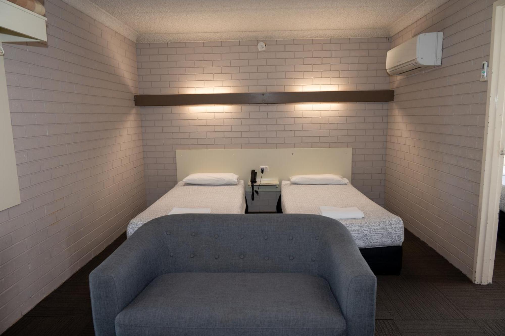 Tumut Valley Motel Pet Friendly Eksteriør bilde