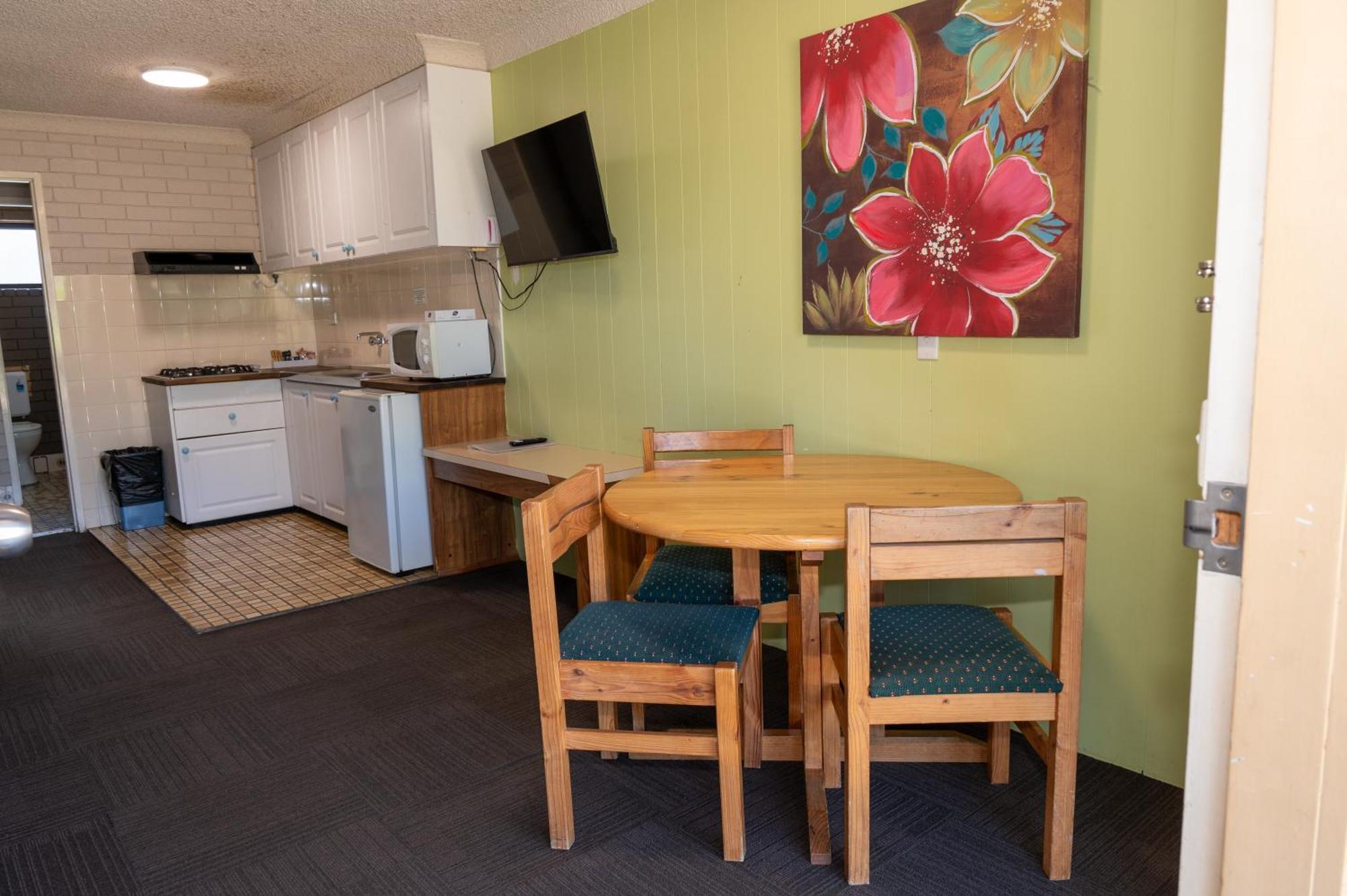 Tumut Valley Motel Pet Friendly Eksteriør bilde