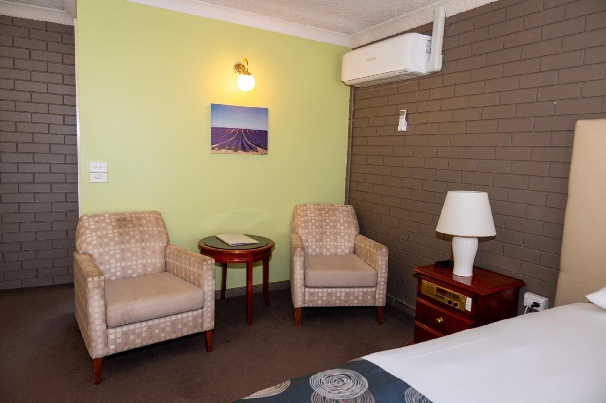Tumut Valley Motel Pet Friendly Eksteriør bilde