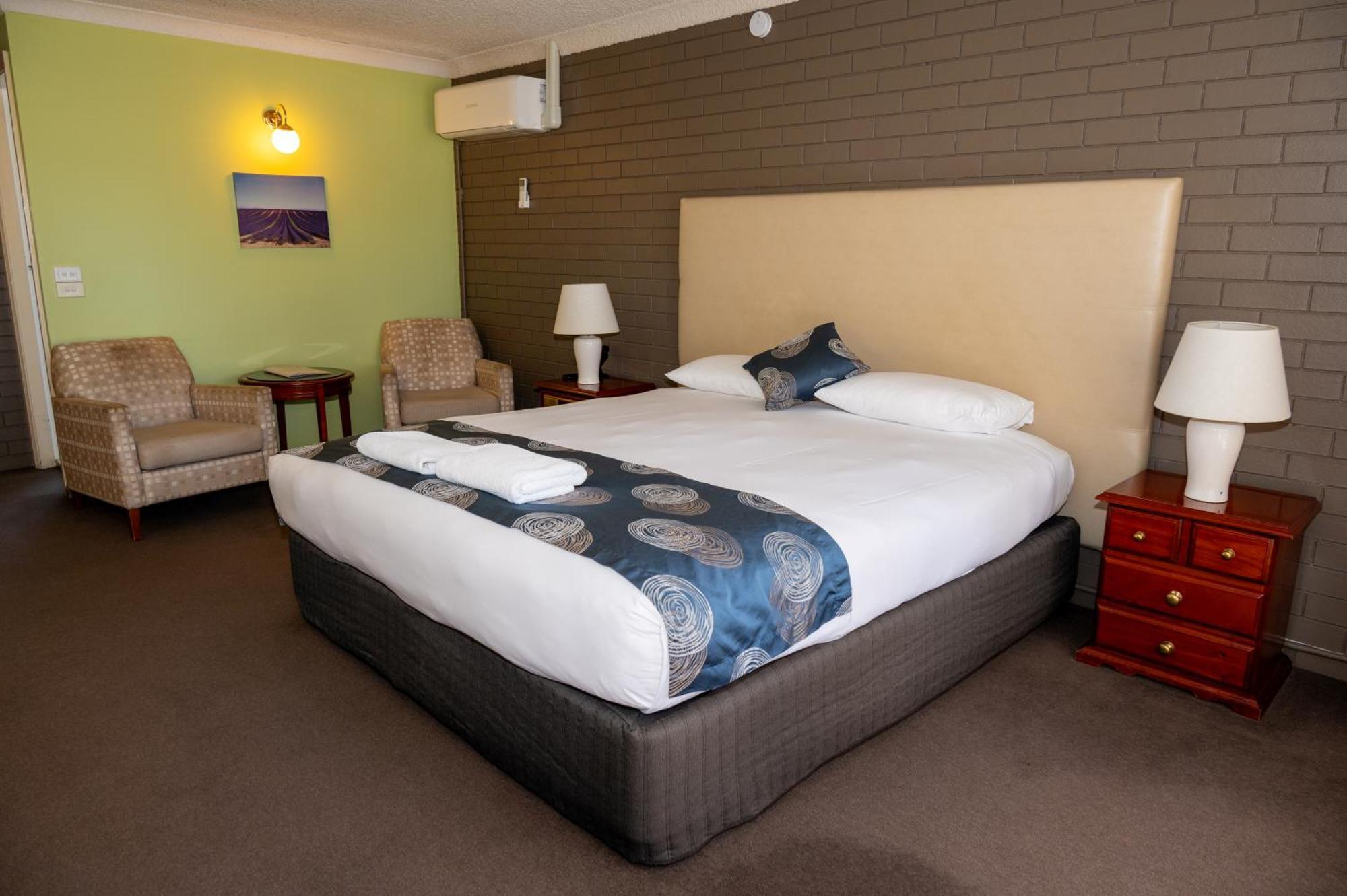 Tumut Valley Motel Pet Friendly Eksteriør bilde