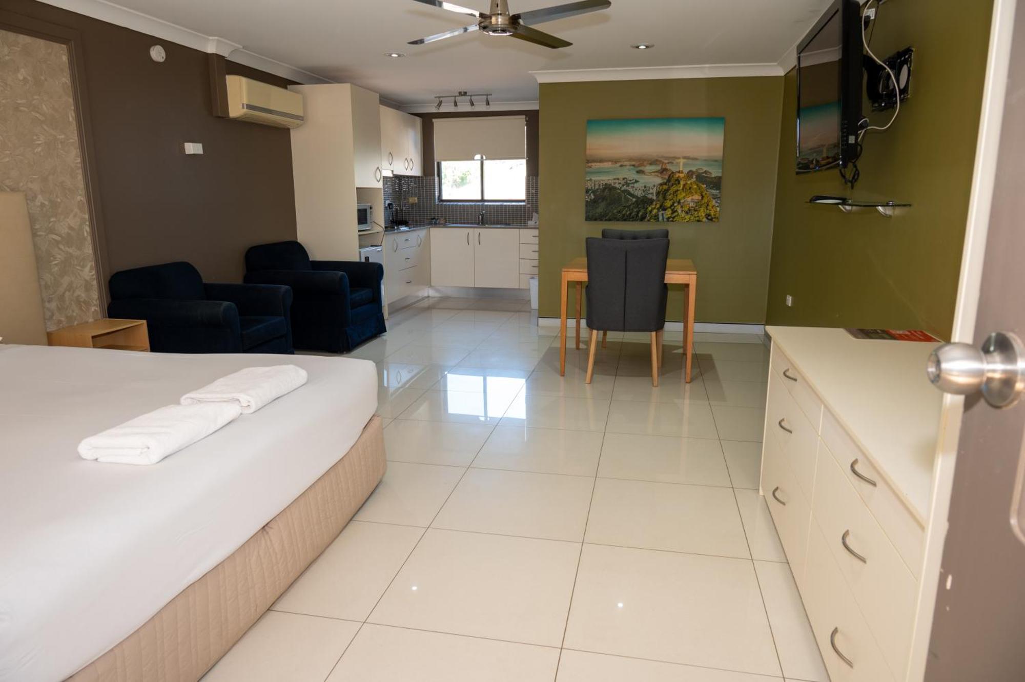 Tumut Valley Motel Pet Friendly Eksteriør bilde