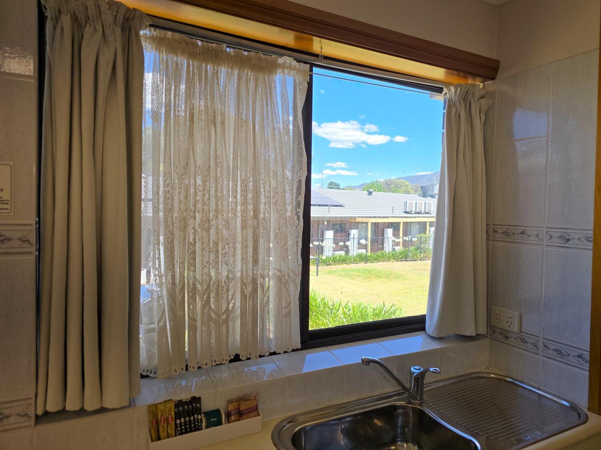 Tumut Valley Motel Pet Friendly Eksteriør bilde