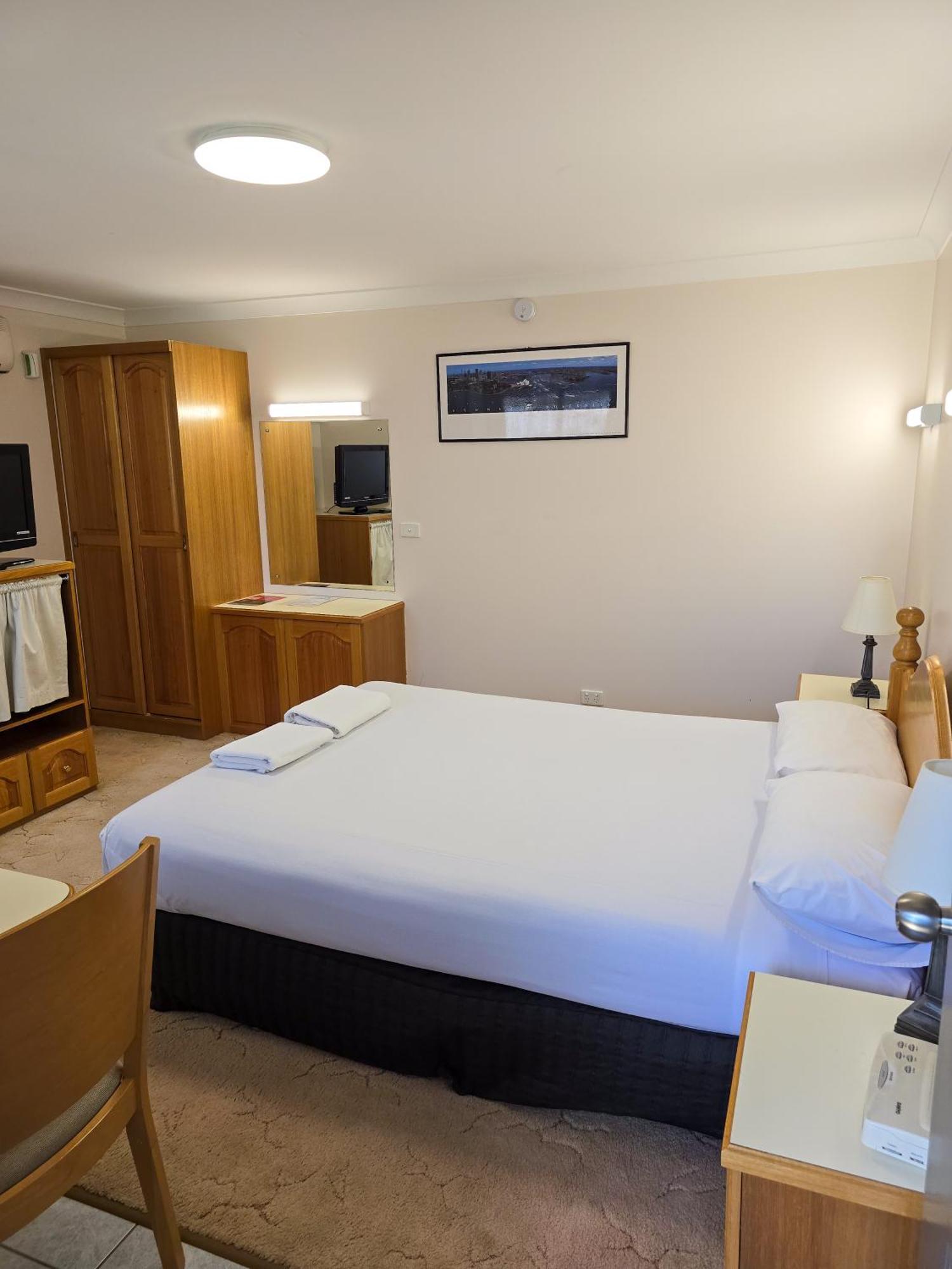 Tumut Valley Motel Pet Friendly Eksteriør bilde