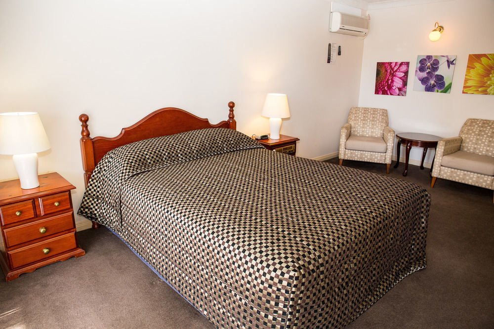 Tumut Valley Motel Pet Friendly Eksteriør bilde